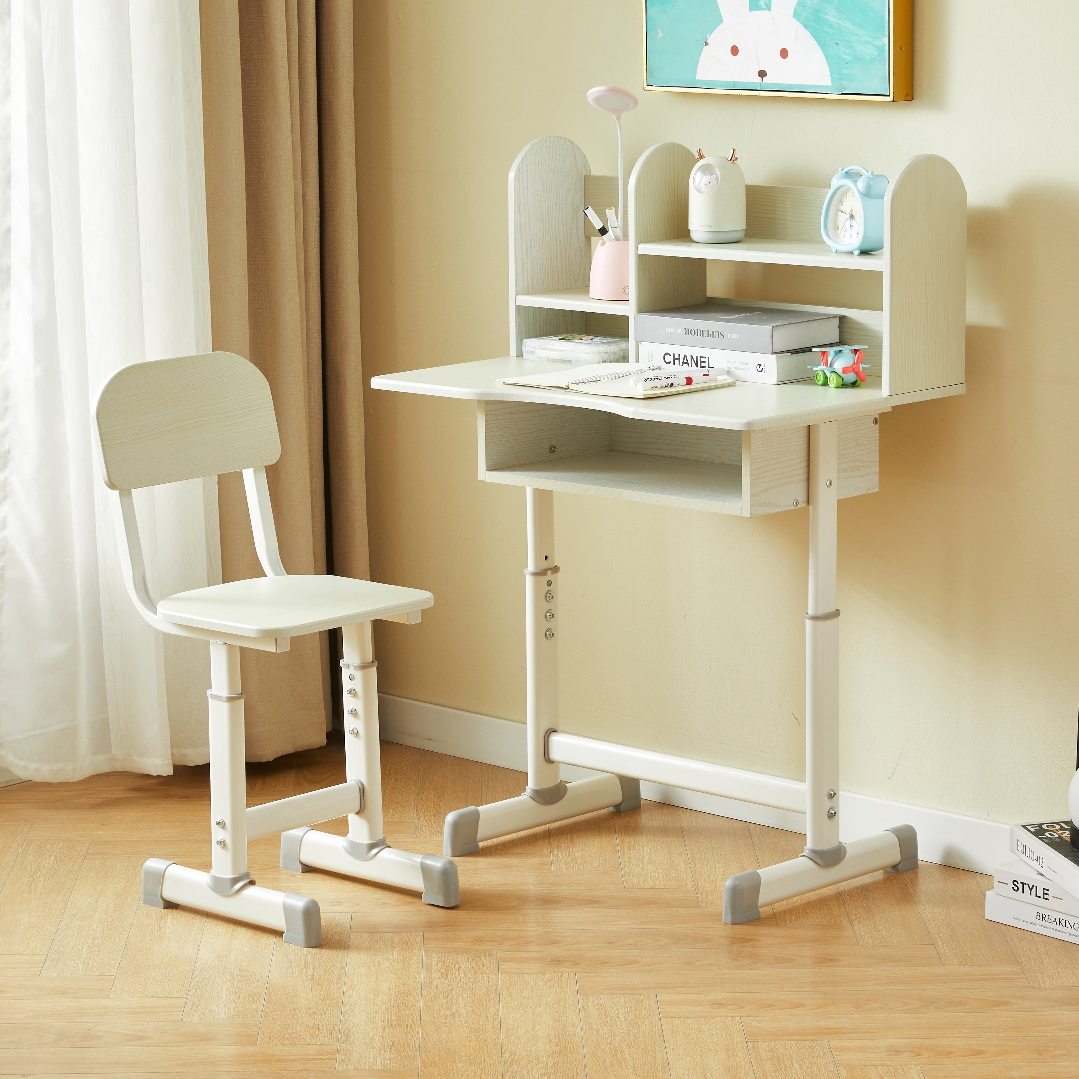 Kids Desks & Chairs