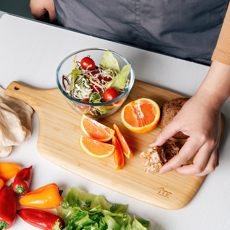 Rodon Cutting Board with Handle