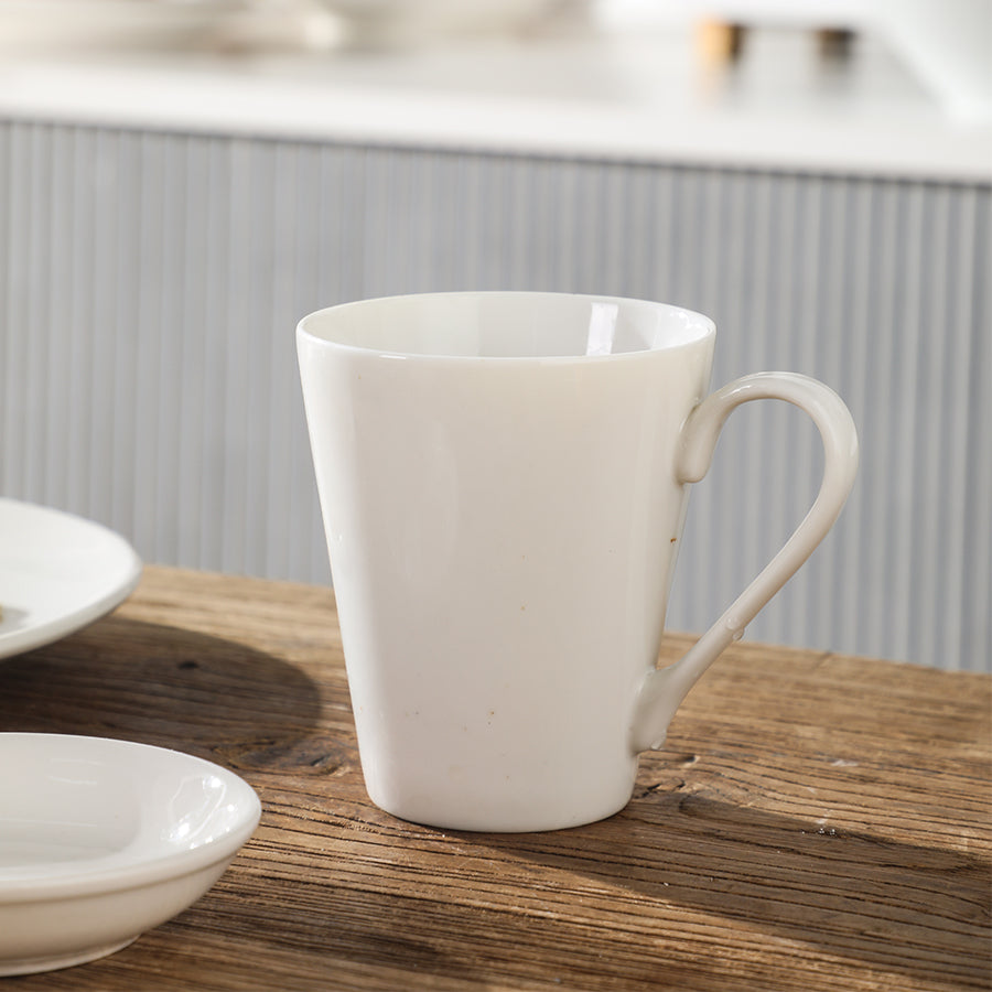 Avie Basic Mug