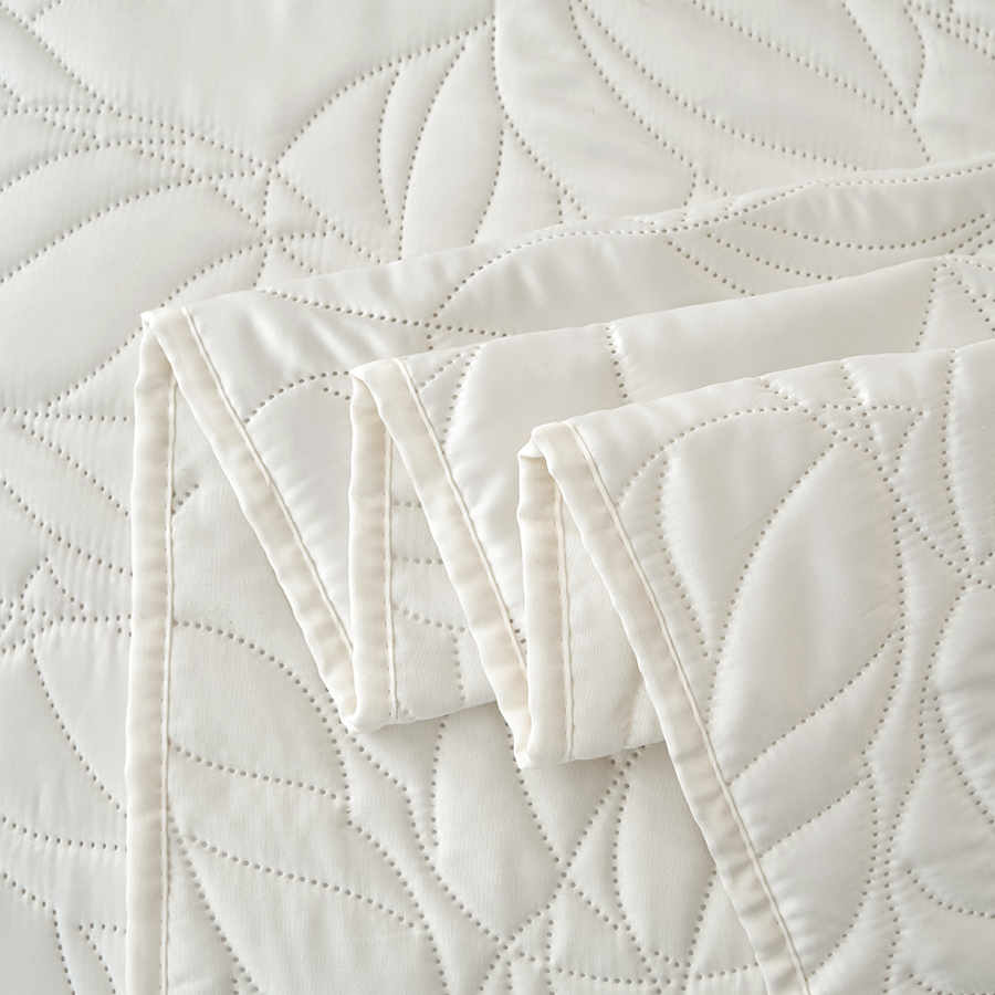 Willow Bedspread - Cream