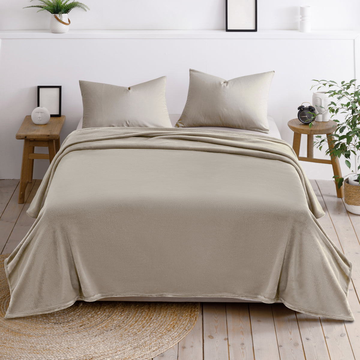 Roe Flannel Blanket Beige