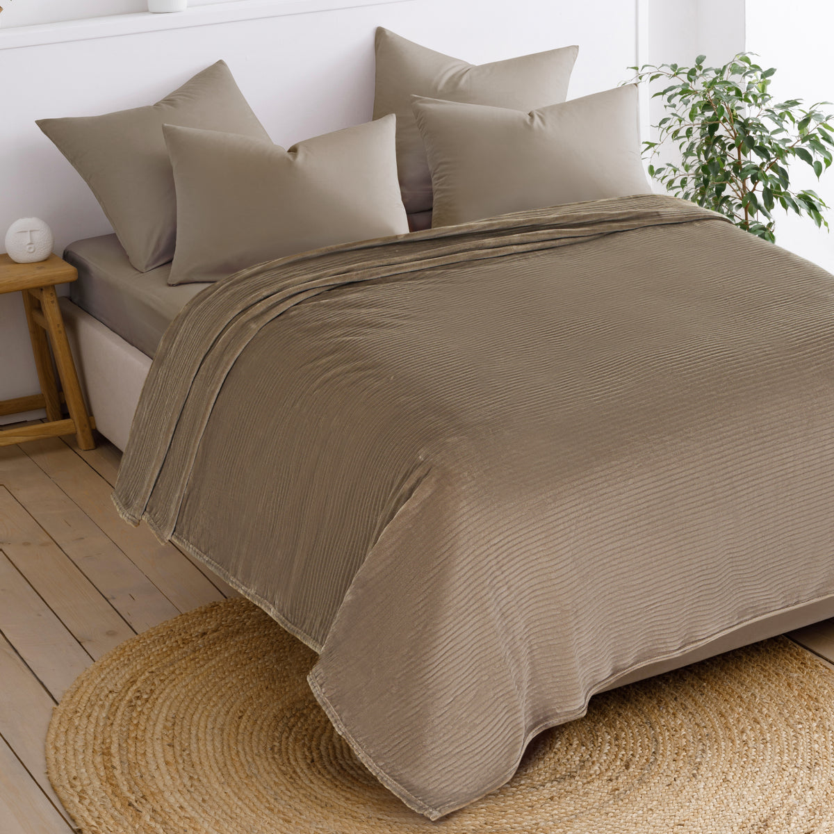 Basti Flannel Blanket Brown
