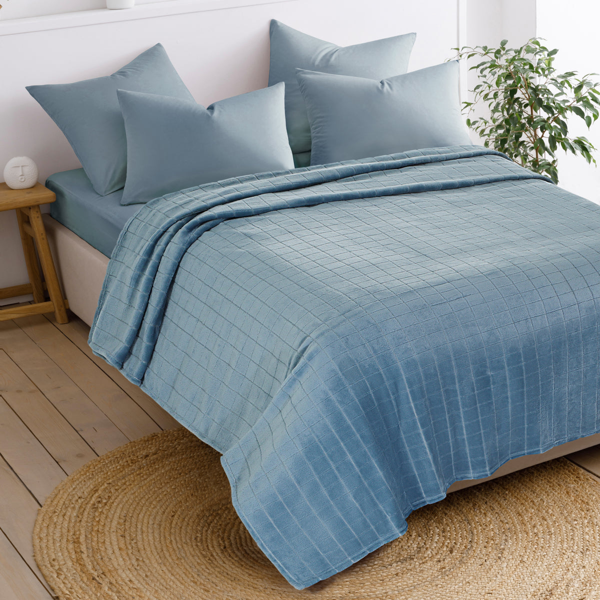 Cami Flannel Blanket Blue