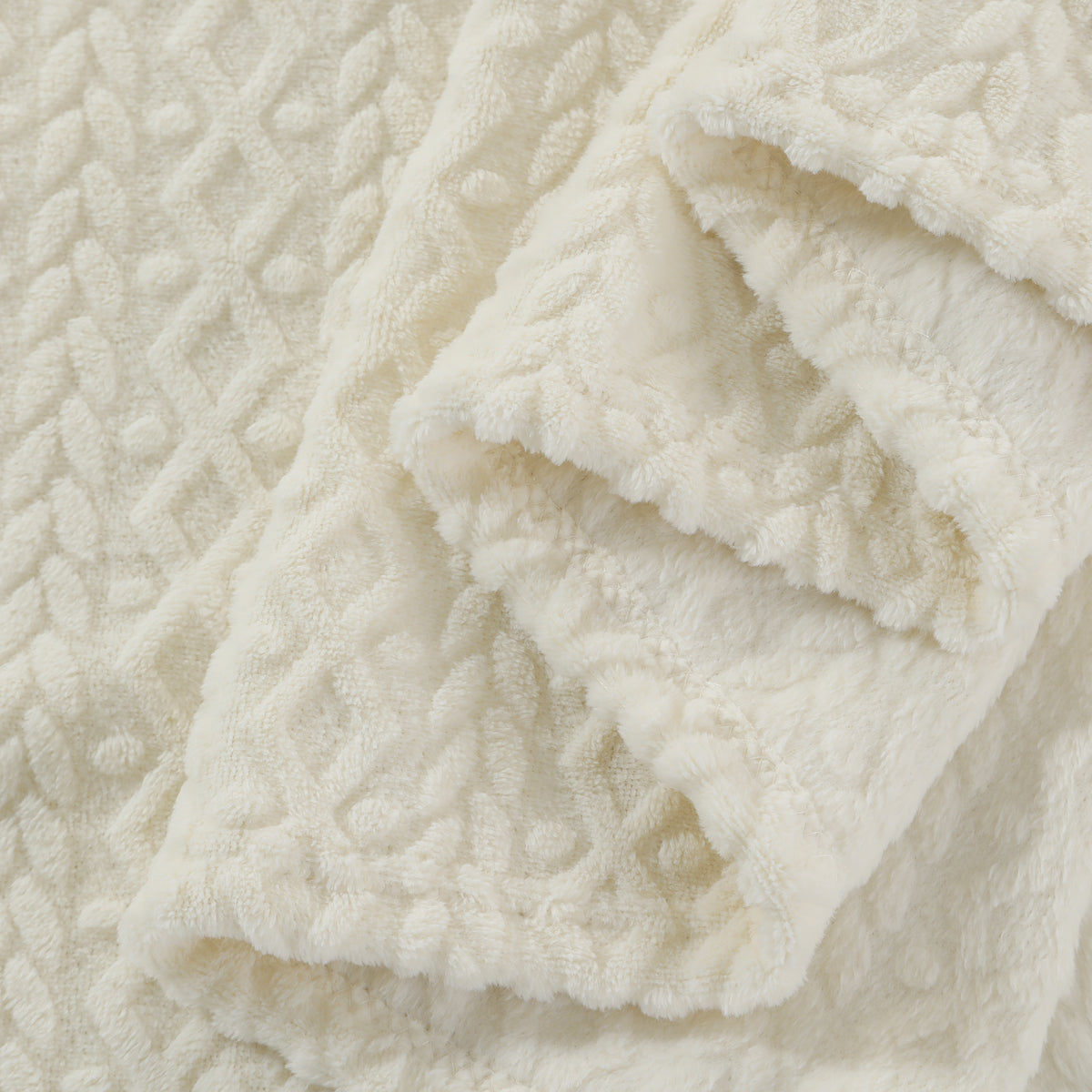 Izzy Flannel Blanket White