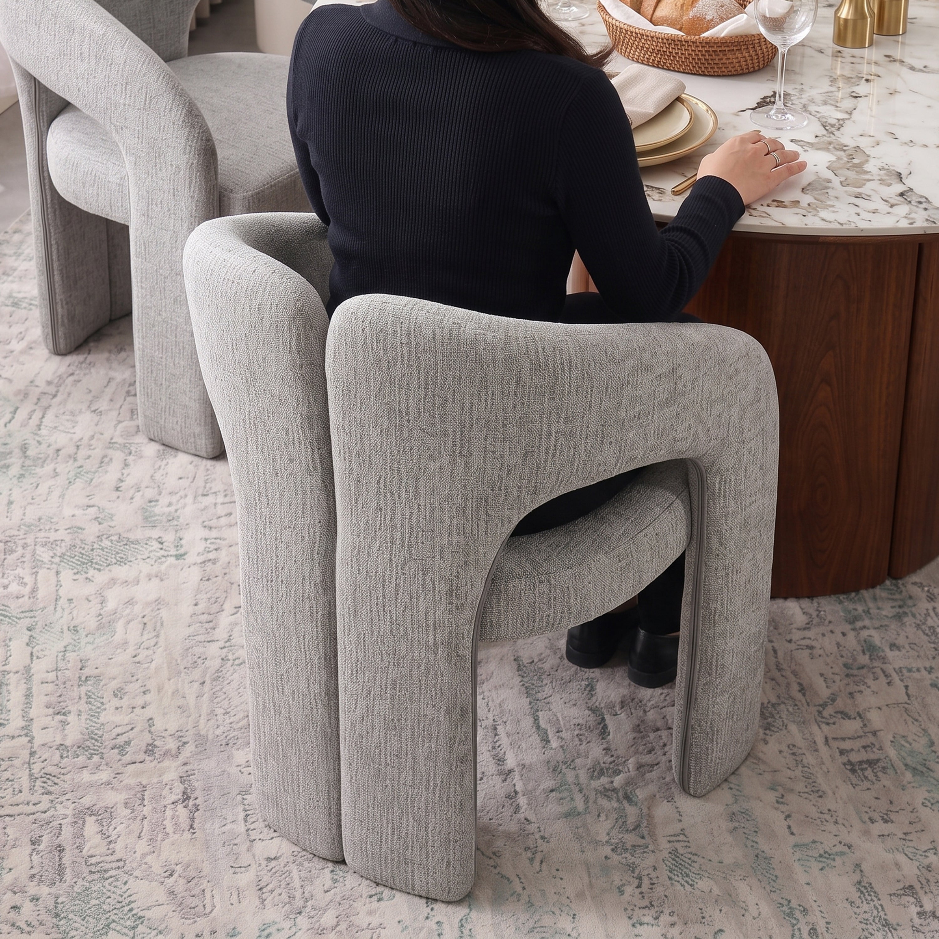 Maloy Round 4 Seater Dining Set