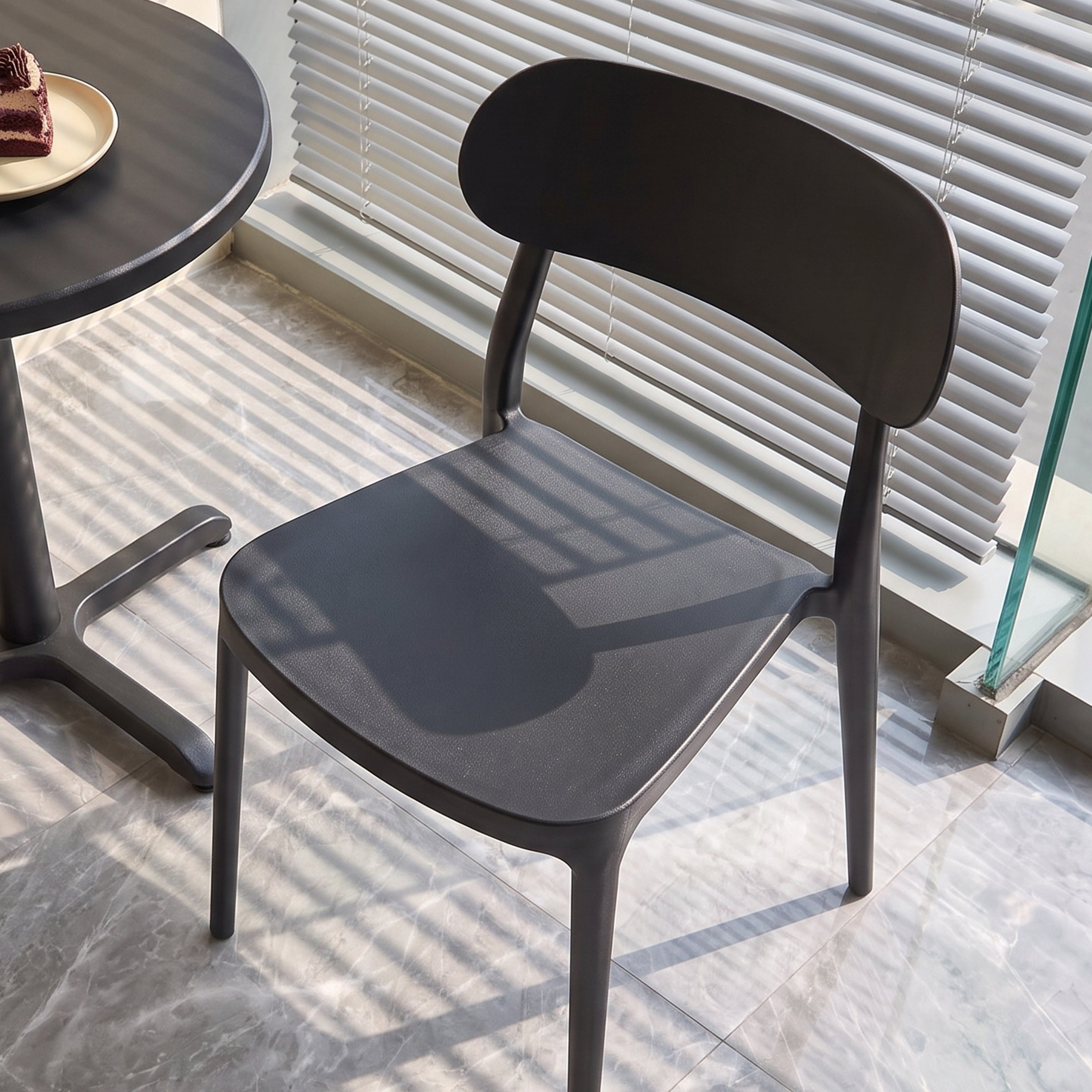 Haya Plastic Dining Chair