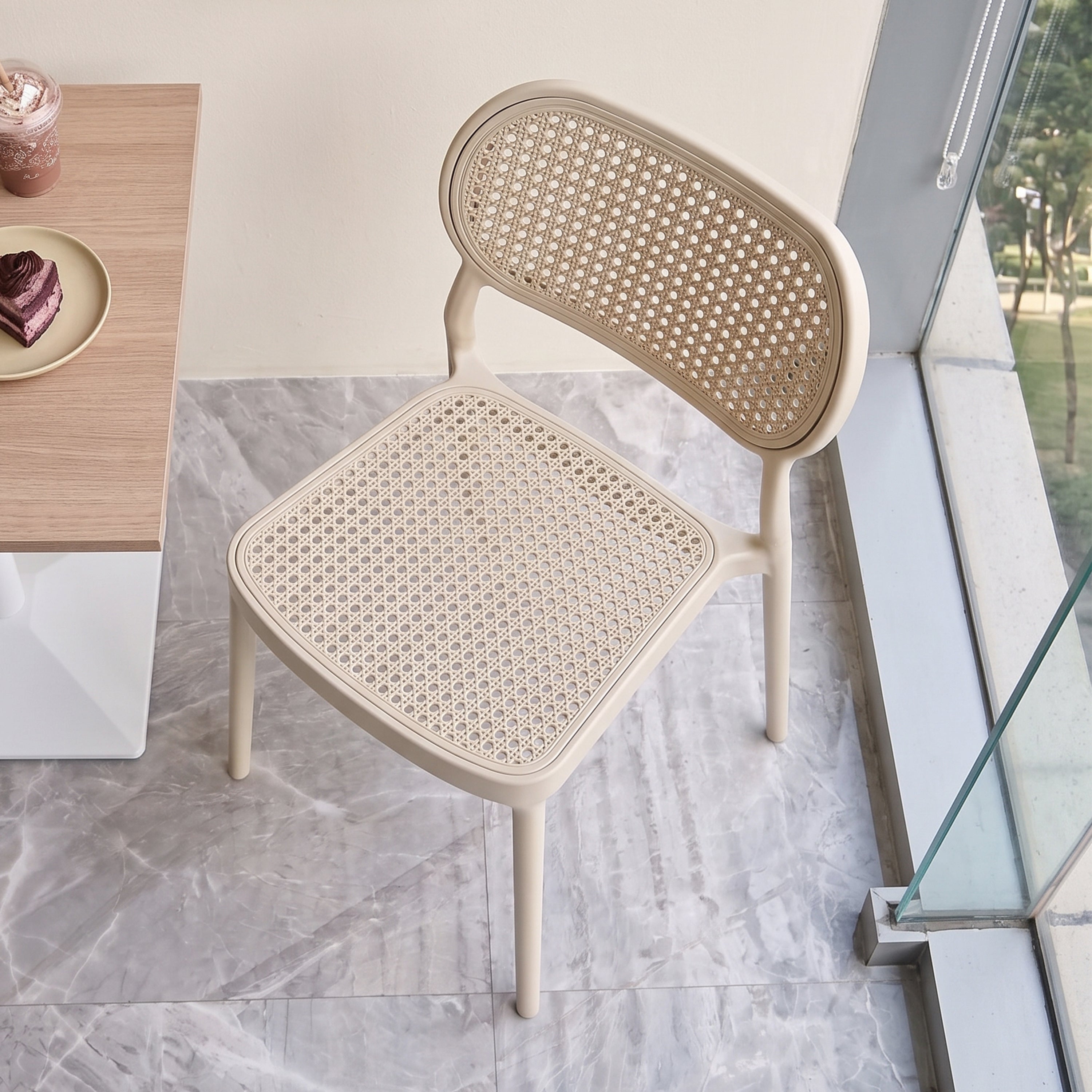 Eika Plastic Dining Chair