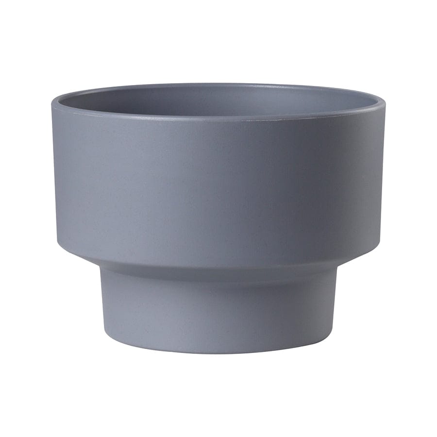 Hallie Plastic Dark Gray Pot