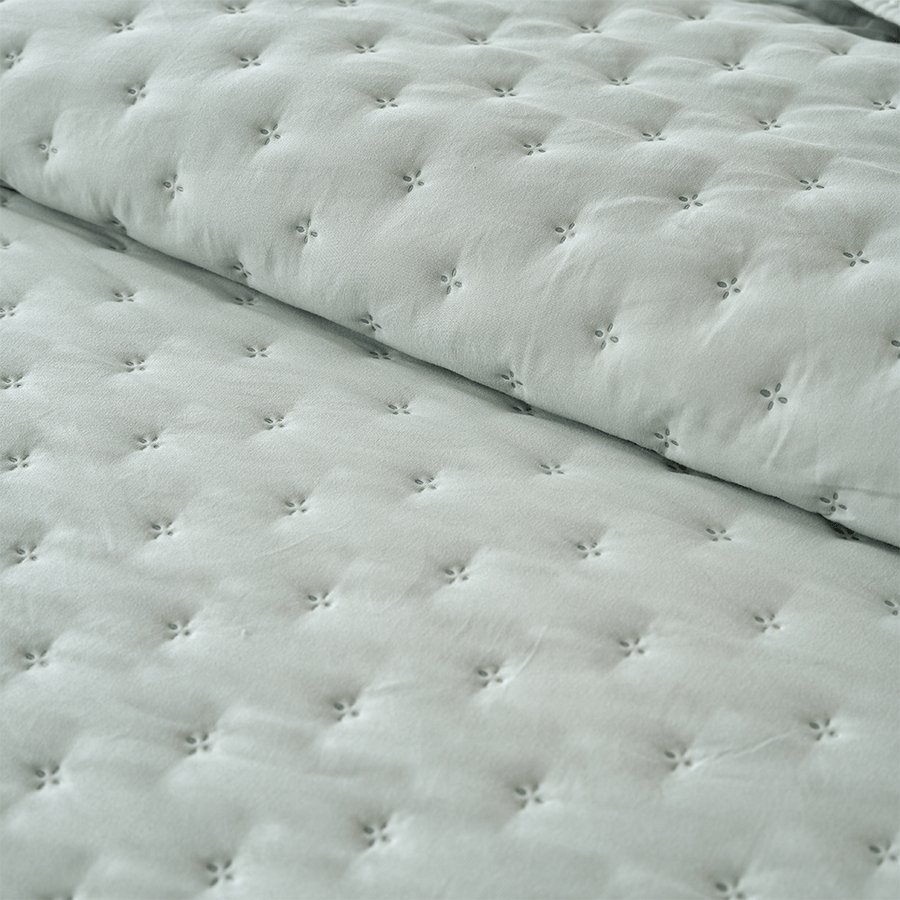 Holly Bedspread - Green