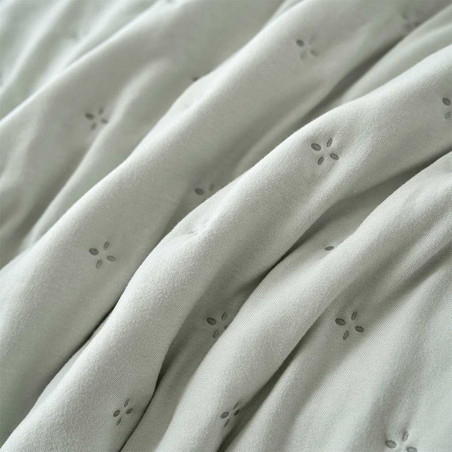 Holly Bedspread - Green