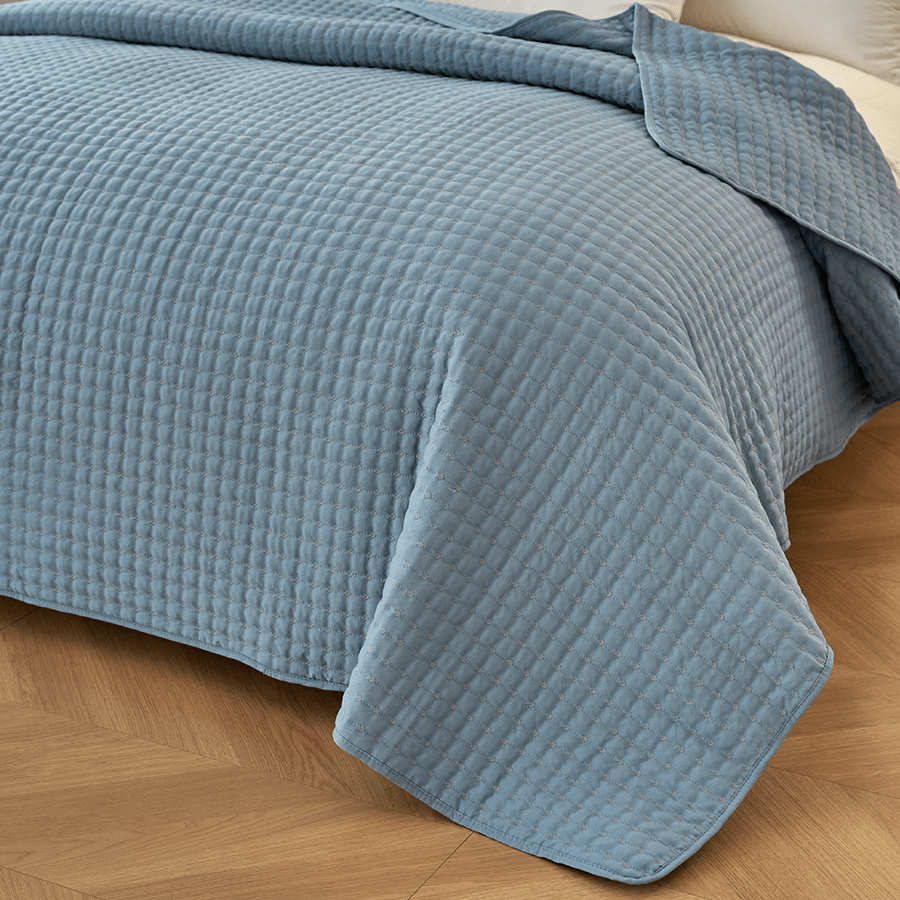 Ivy Bedspread - Blue