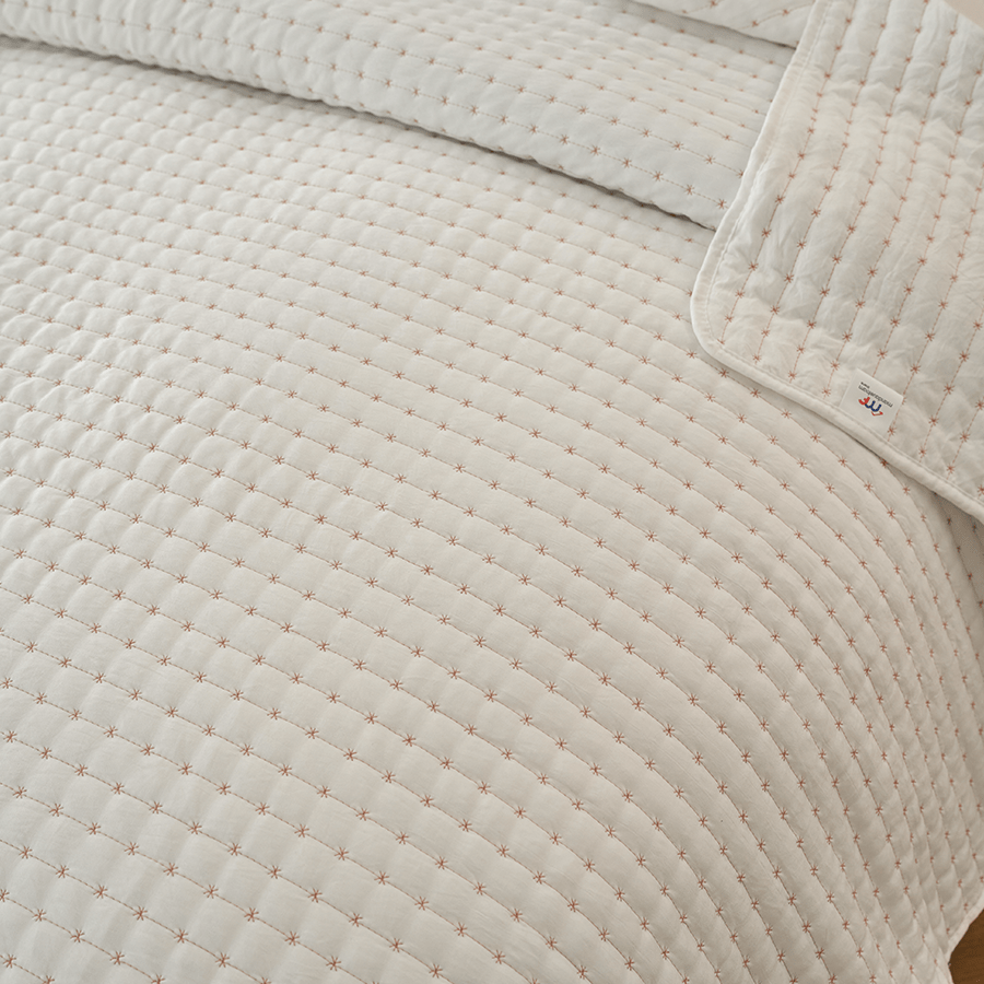 Ivy Bedspread - Pink