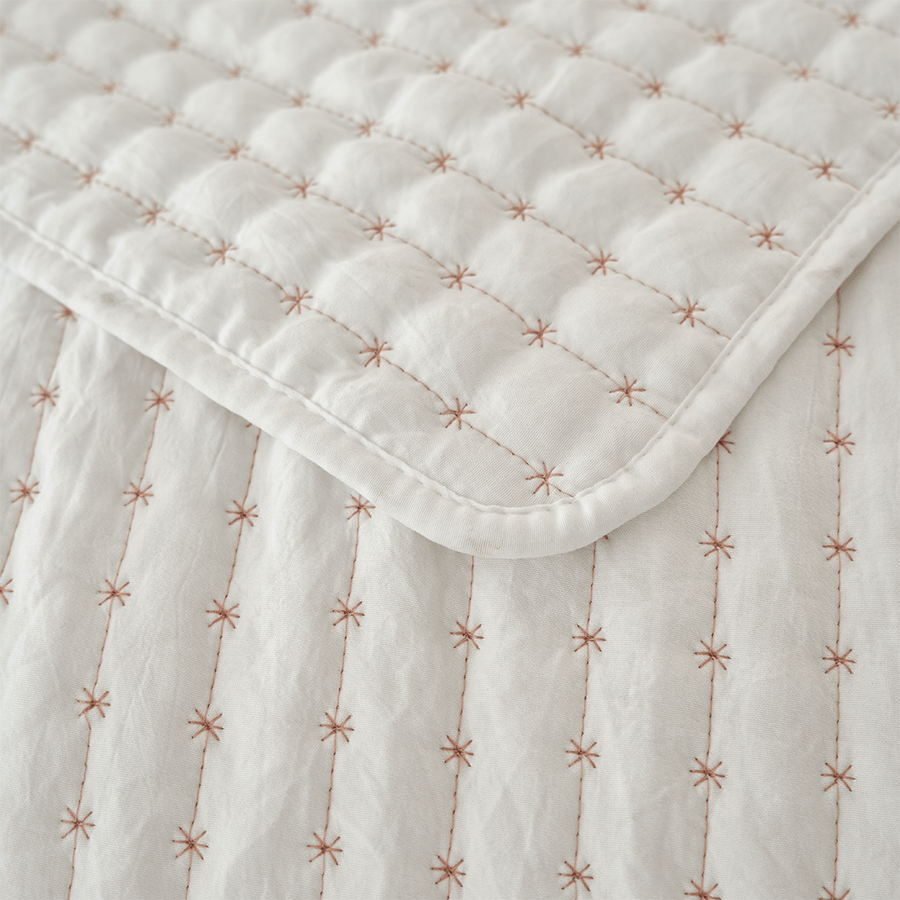 Ivy Bedspread - Pink