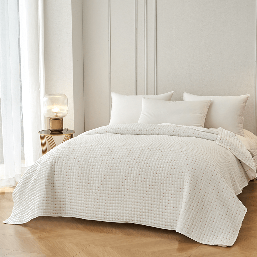 Ivy Bedspread - Pink