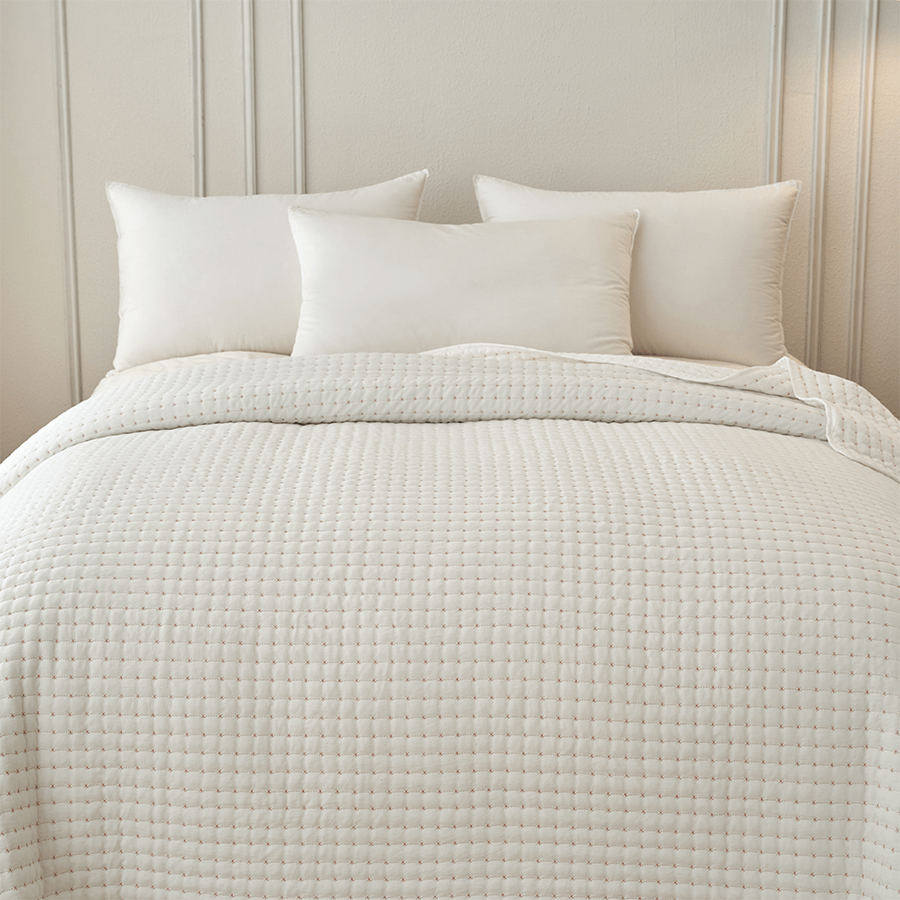 Ivy Bedspread - Pink