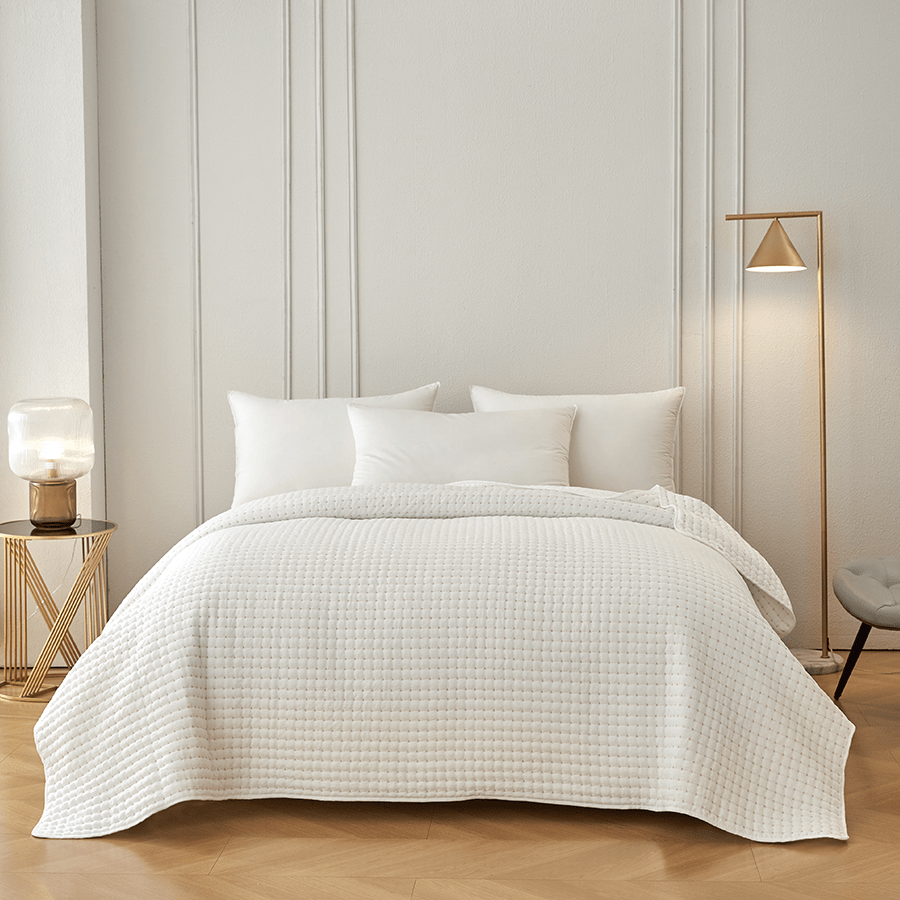 Ivy Bedspread - Pink