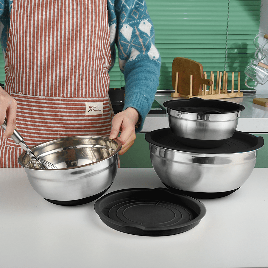 Kai Stainless Steel Mixing Bowl with Lid Set of 3