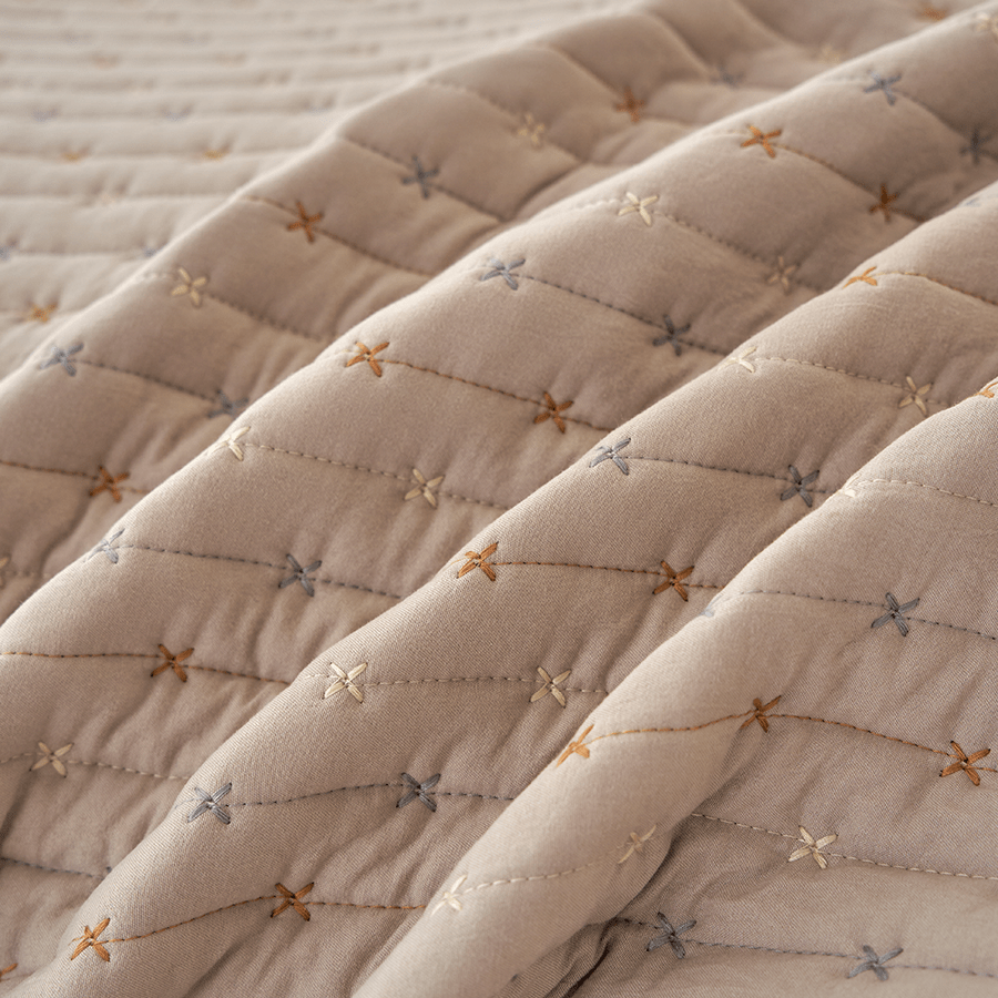 Maxie Bedspread - Beige