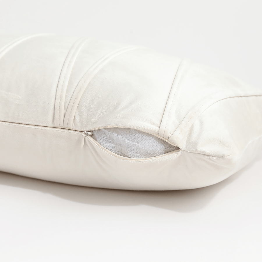 Mila Vanilla Pleated Kidney Pillowcase