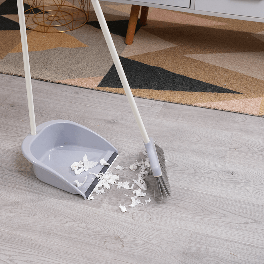 MORE VALE OPTIONS Vale Dustpan with Long Broom Vale Dustpan with Long Broom Mandaue Foam