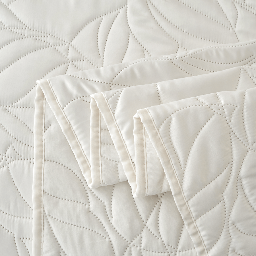 Willow Bedspread - Cream