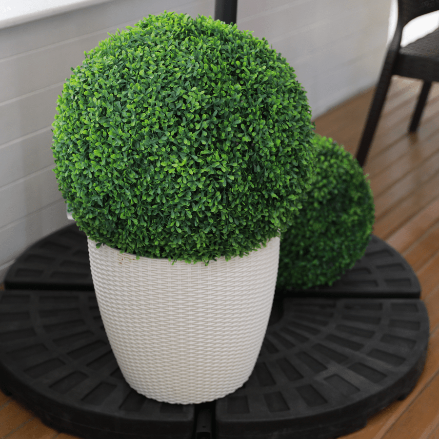 Urvanna Plastic Wicker Planter