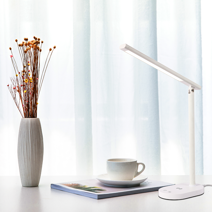 Stas Desk Lamp with Wireless Charging