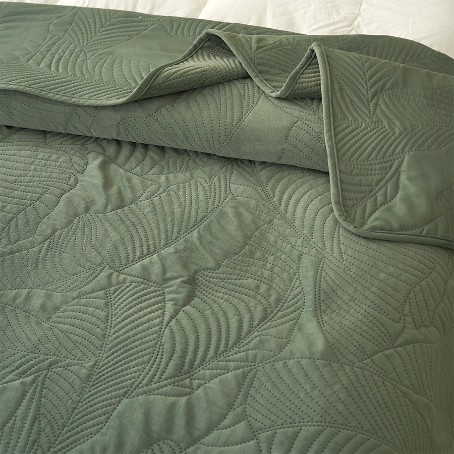 Lysia Velvet Bedspread