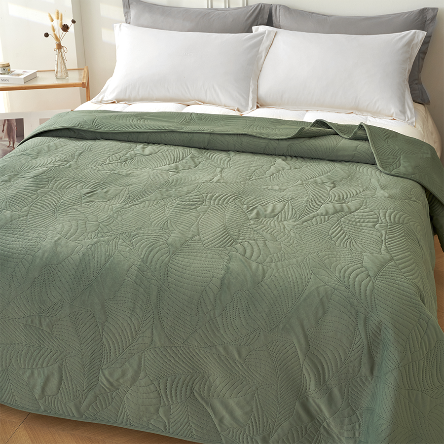 Lysia Velvet Bedspread