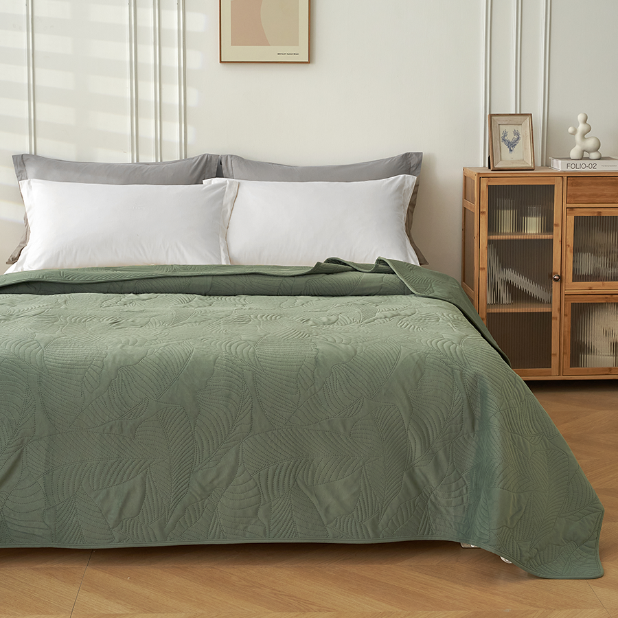 Lysia Velvet Bedspread