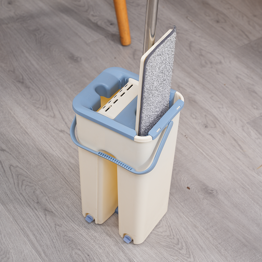 Hands-free Flat Mop with Wringer Bucket