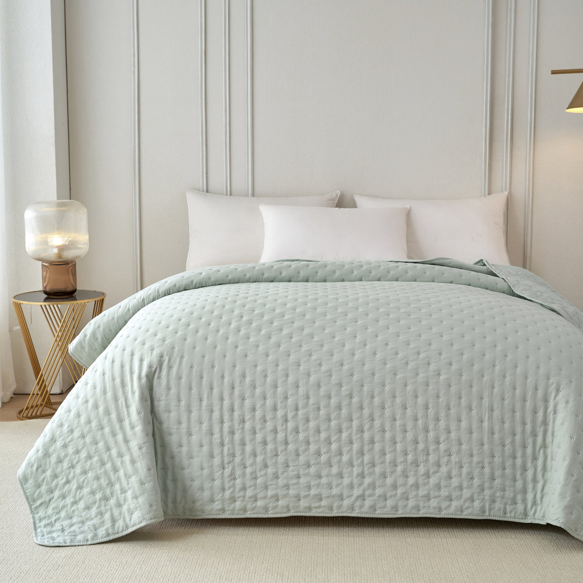 Holly Bedspread - Green