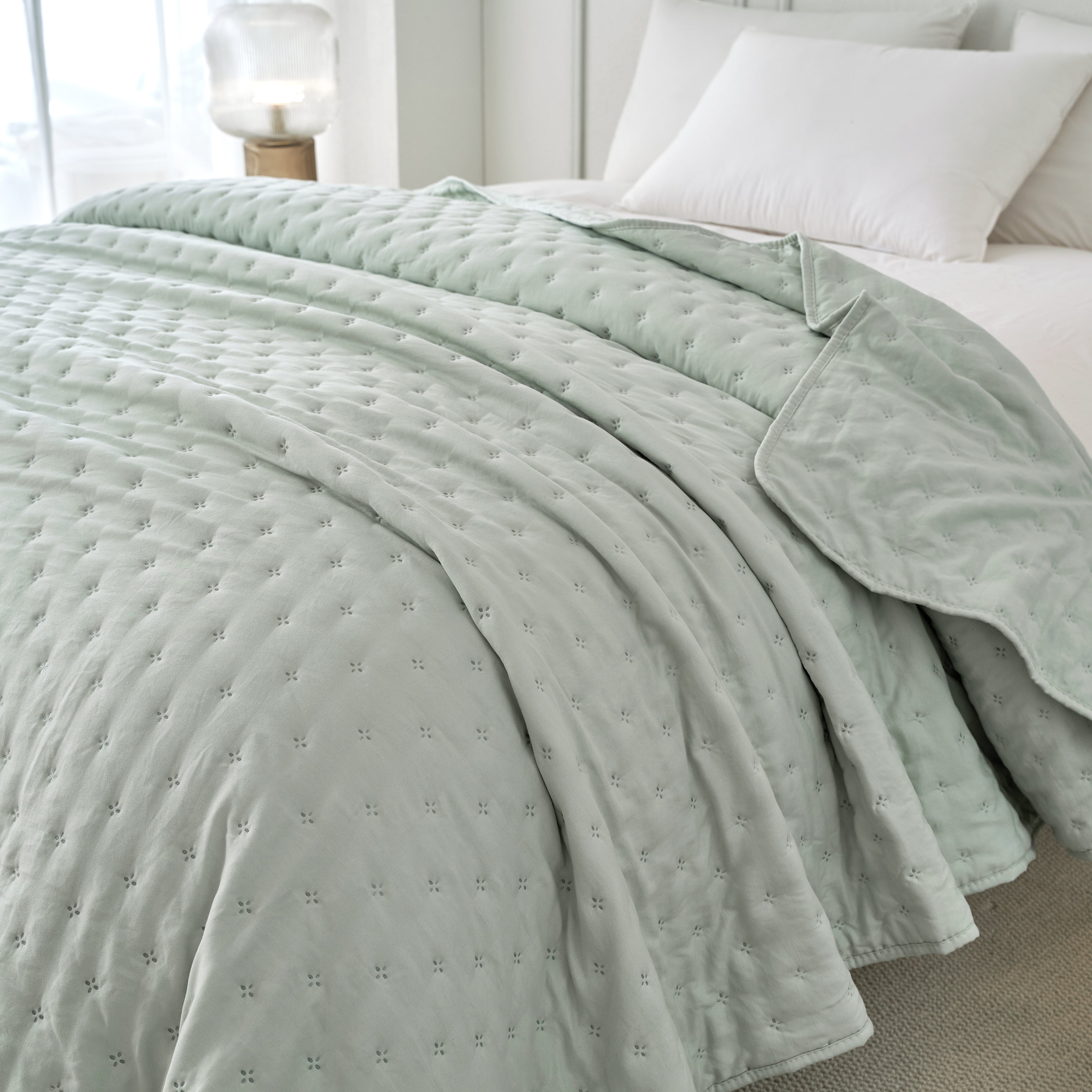 Holly Bedspread - Green