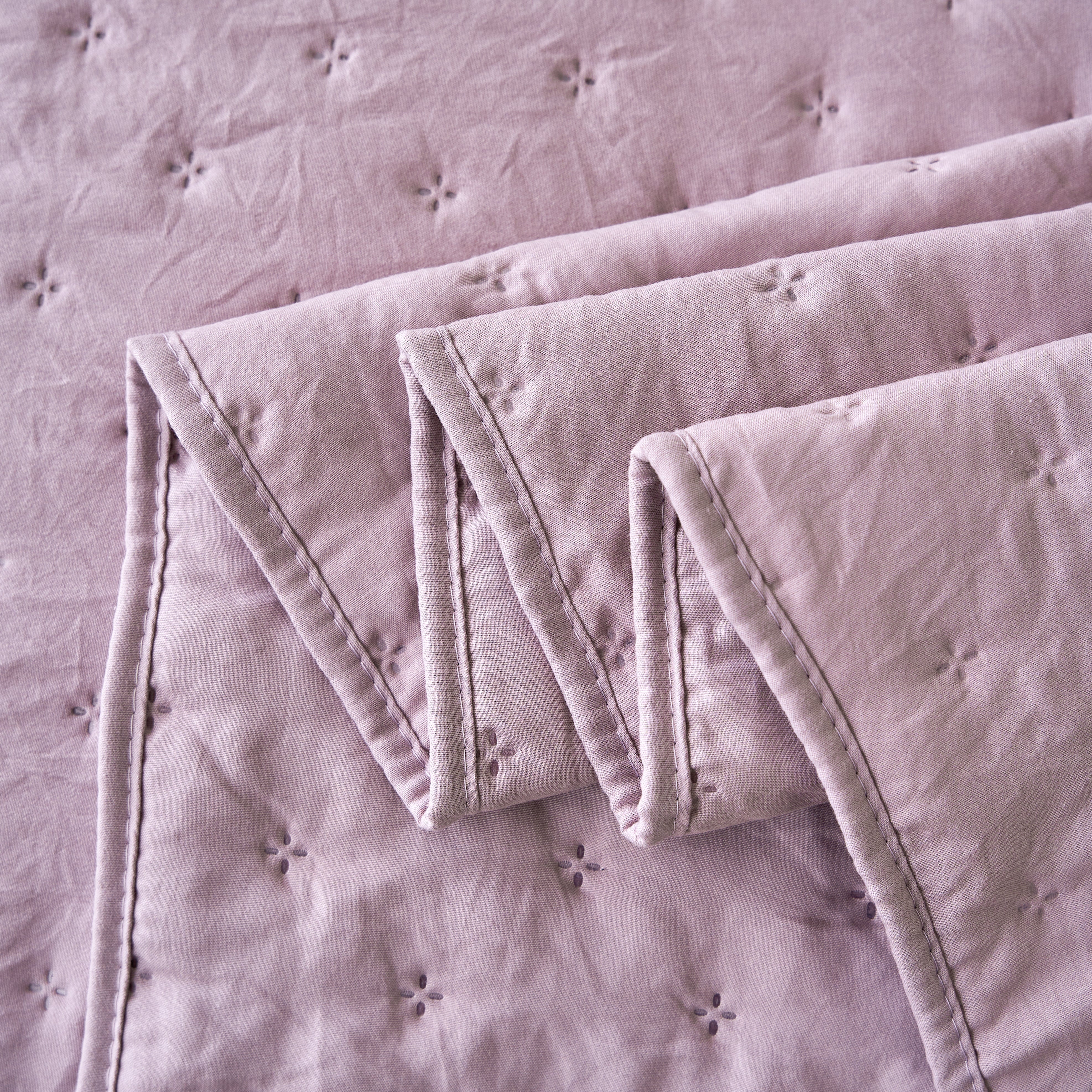 Holly Bedspread - Purple