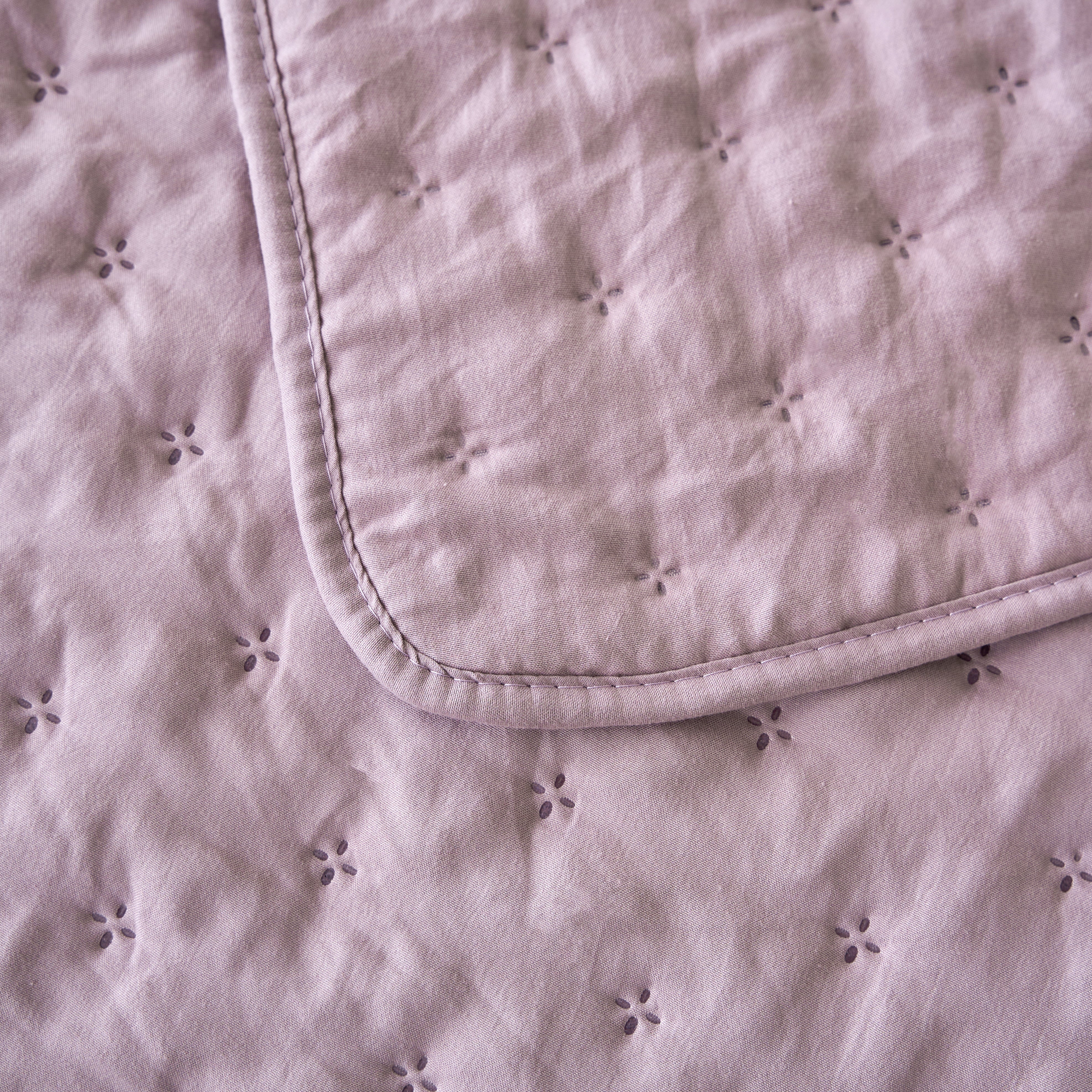 Holly Bedspread - Purple