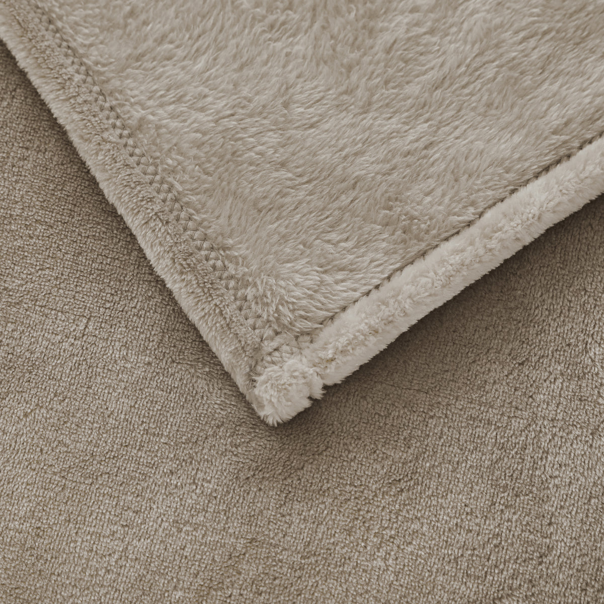 Roe Flannel Blanket Beige