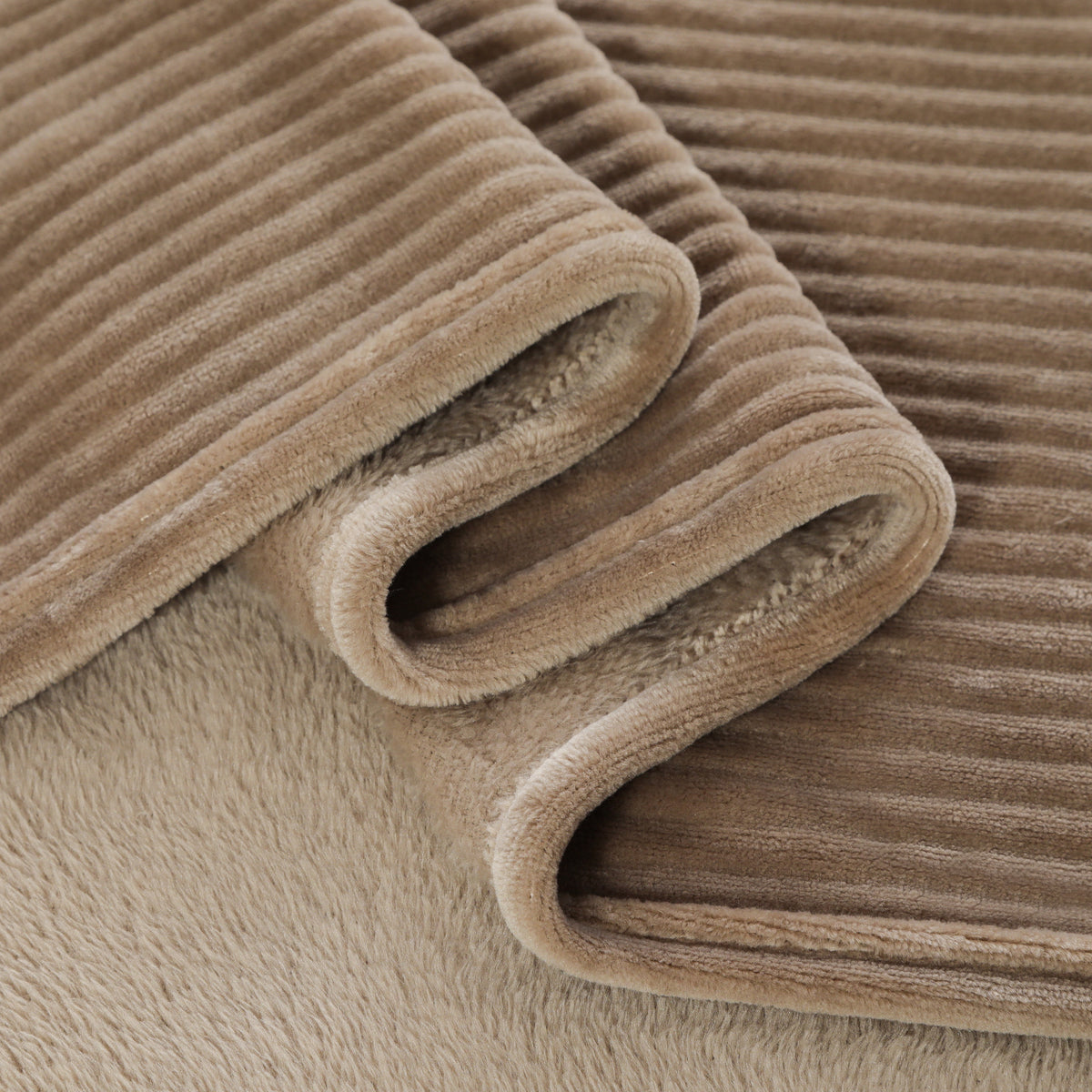 Basti Flannel Blanket Brown