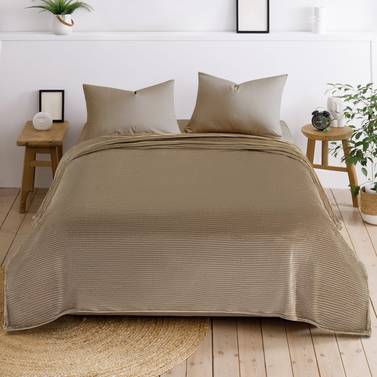 Basti Flannel Blanket Brown