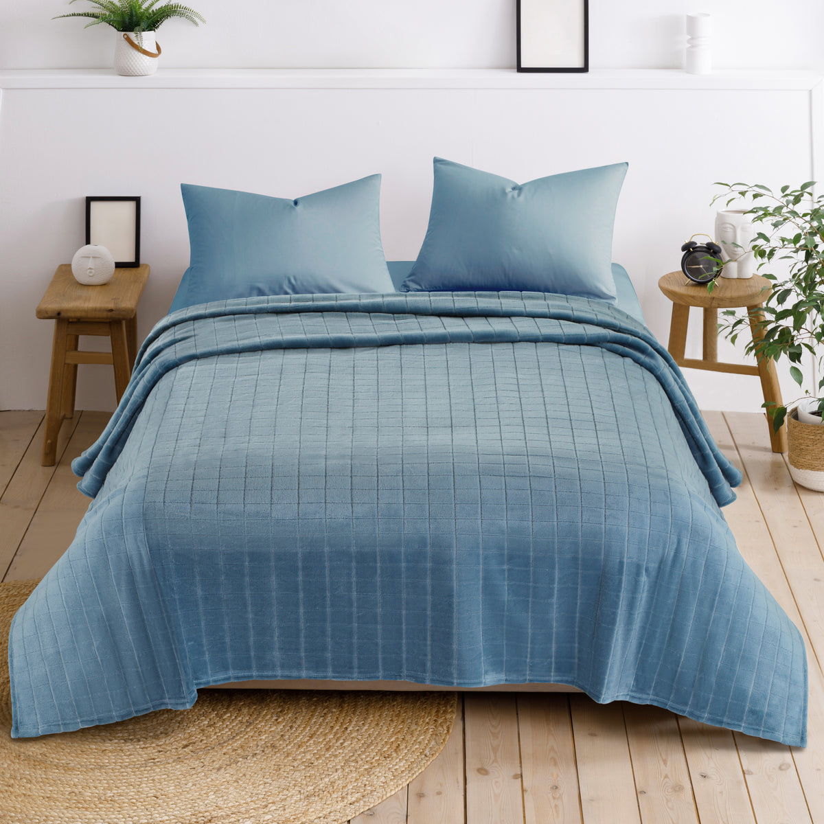Cami Flannel Blanket Blue