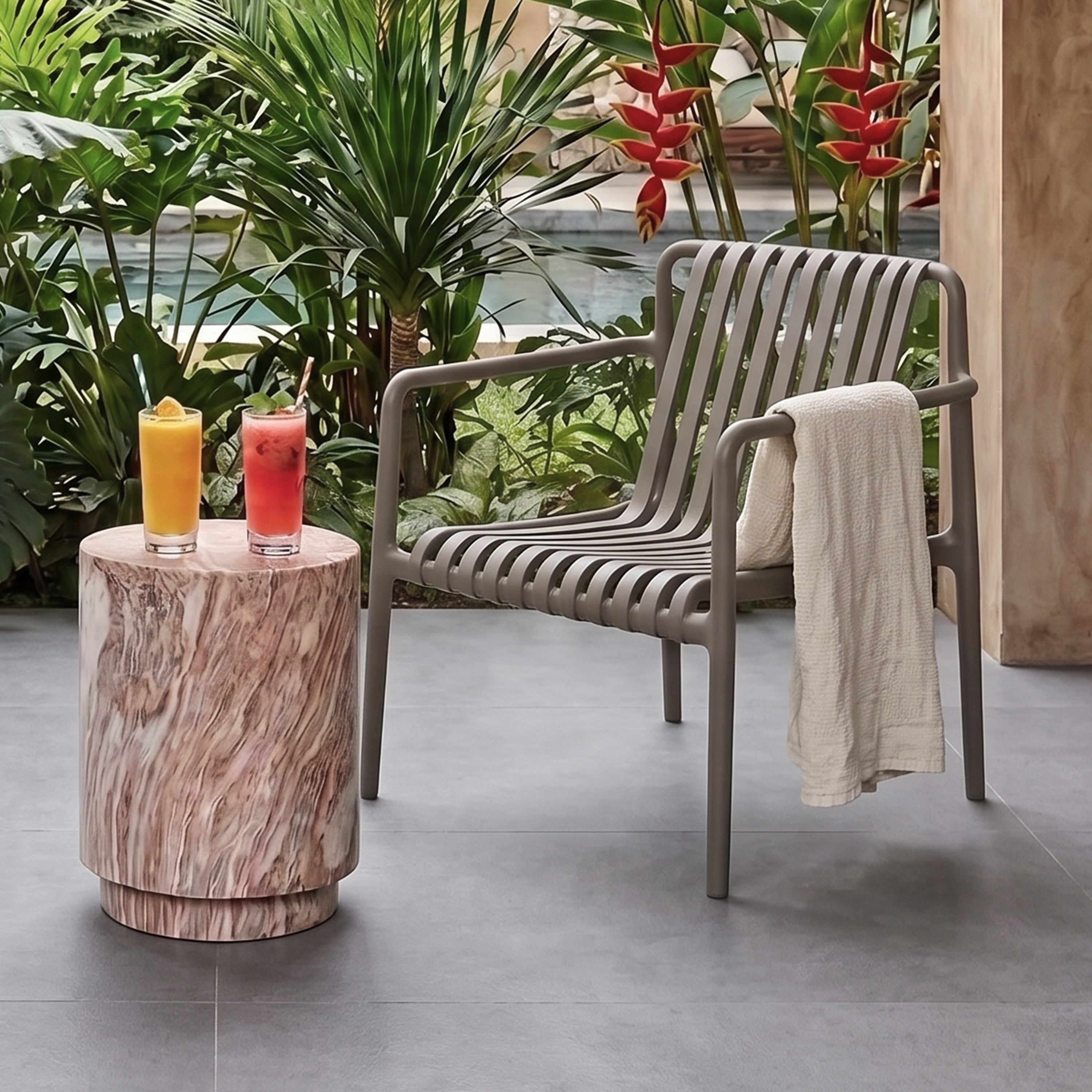 Quinn Outdoor Lounger