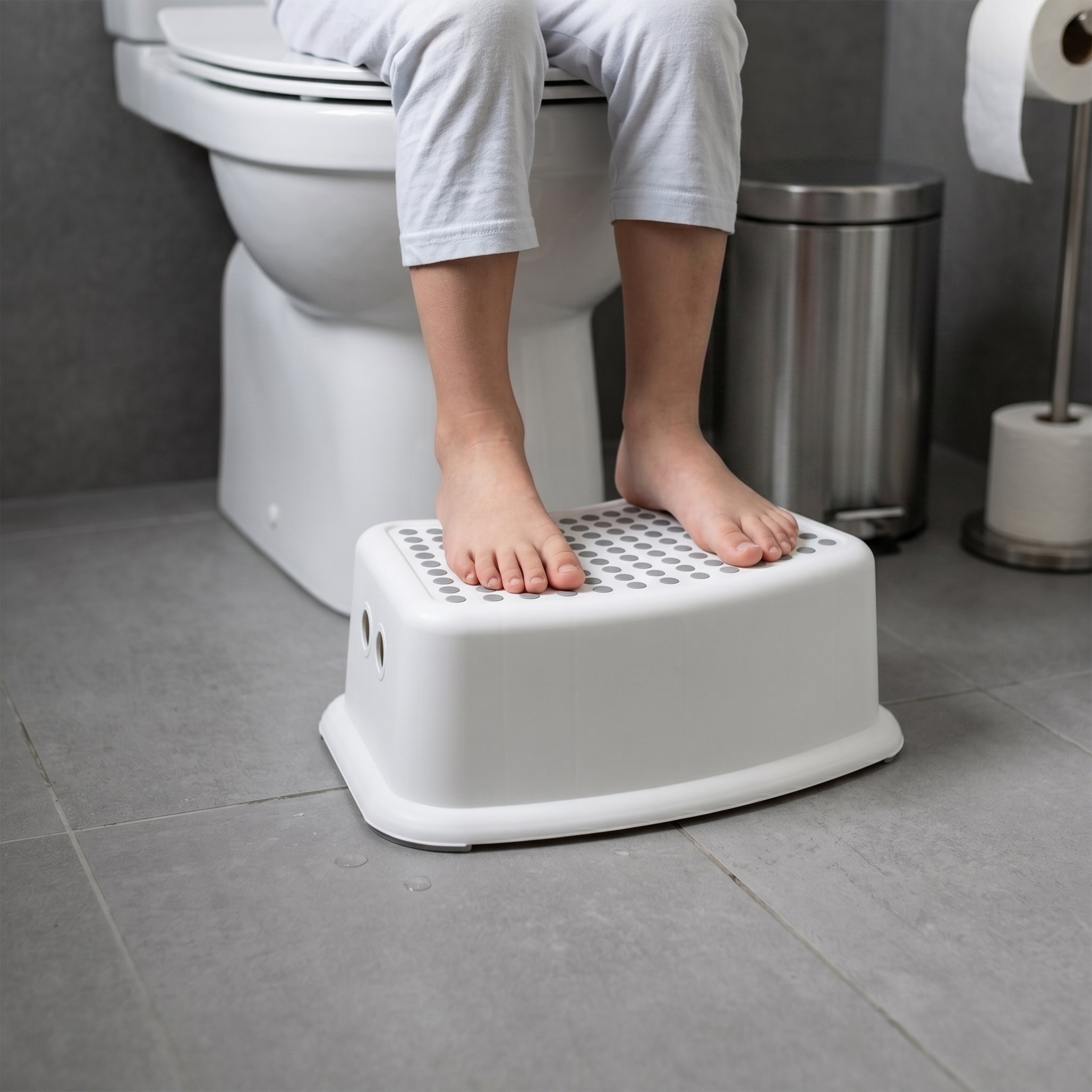 Noelle Plastic Stepping Stool