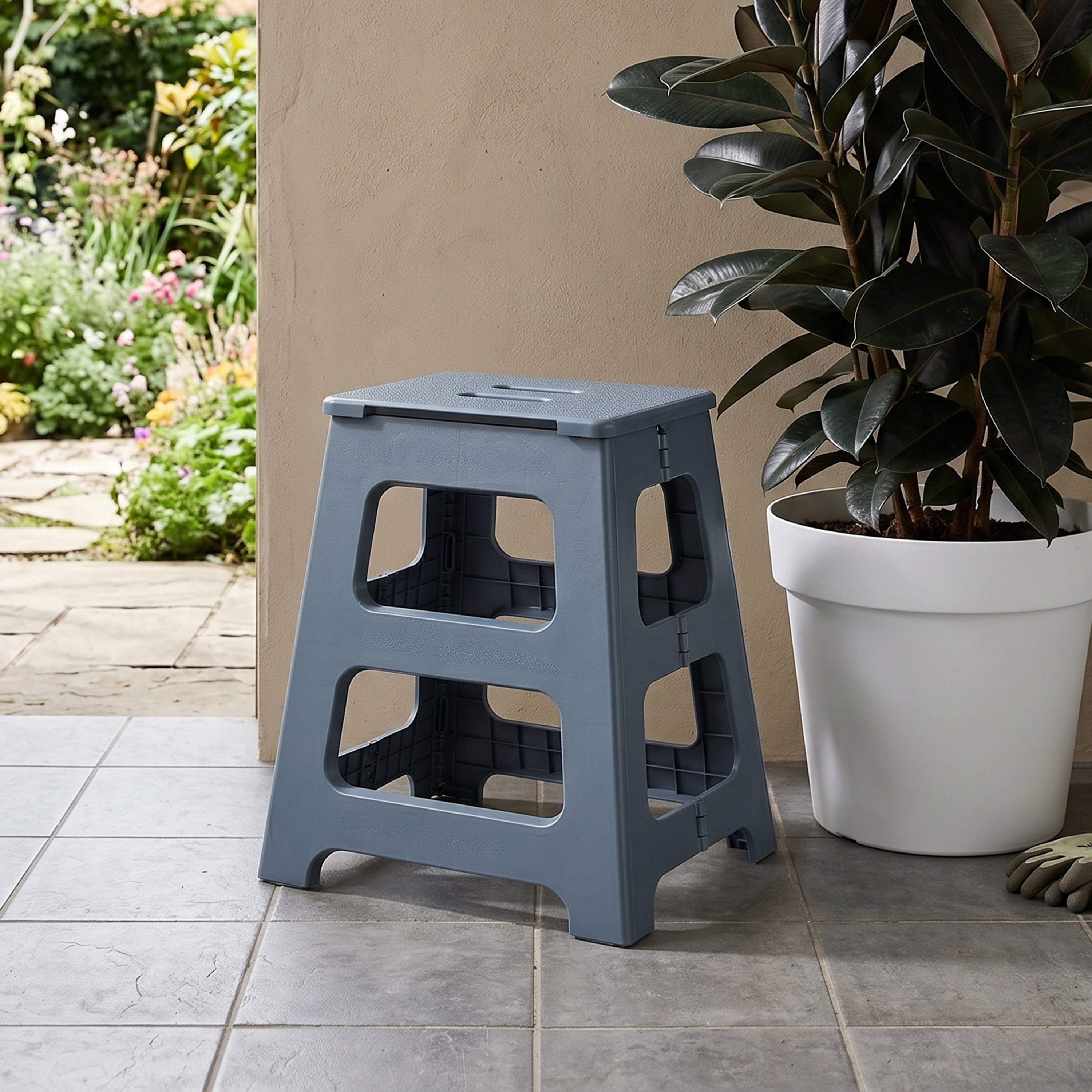 Therese Folding Stool