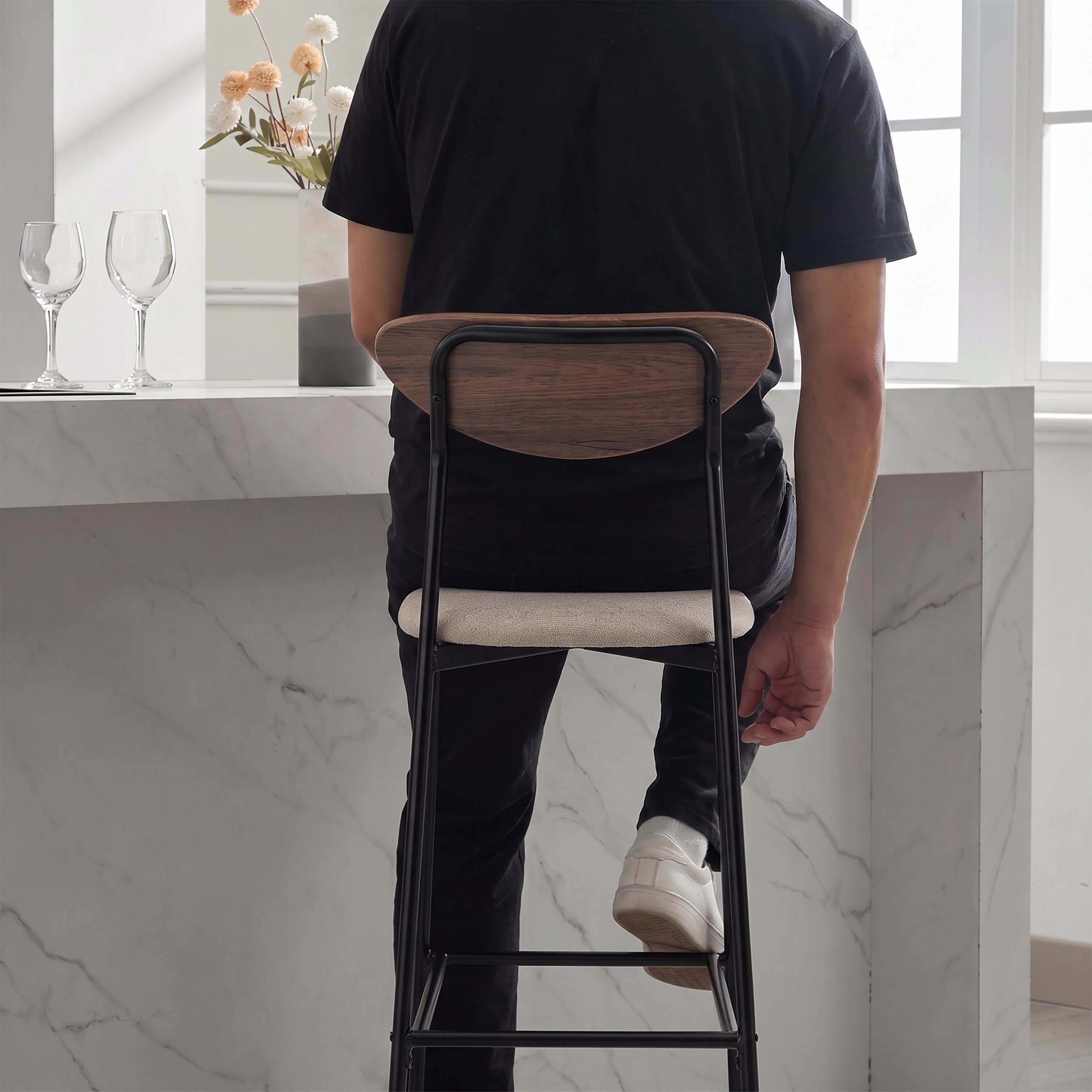 Amaris Bar Chair