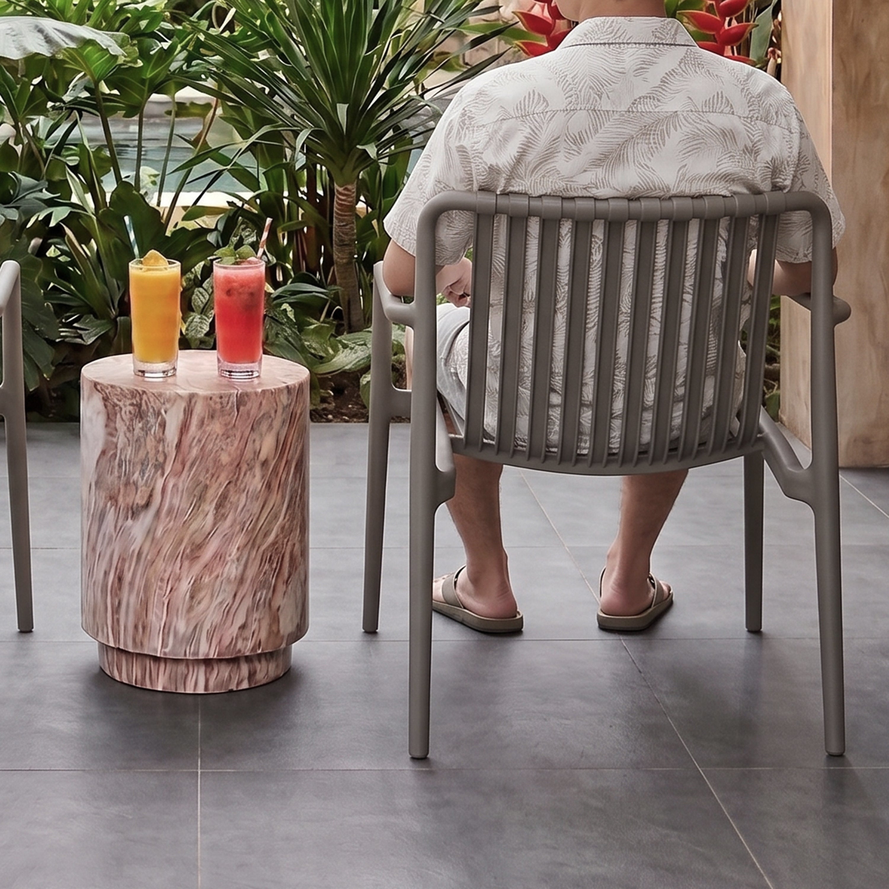 Quinn Outdoor Lounger