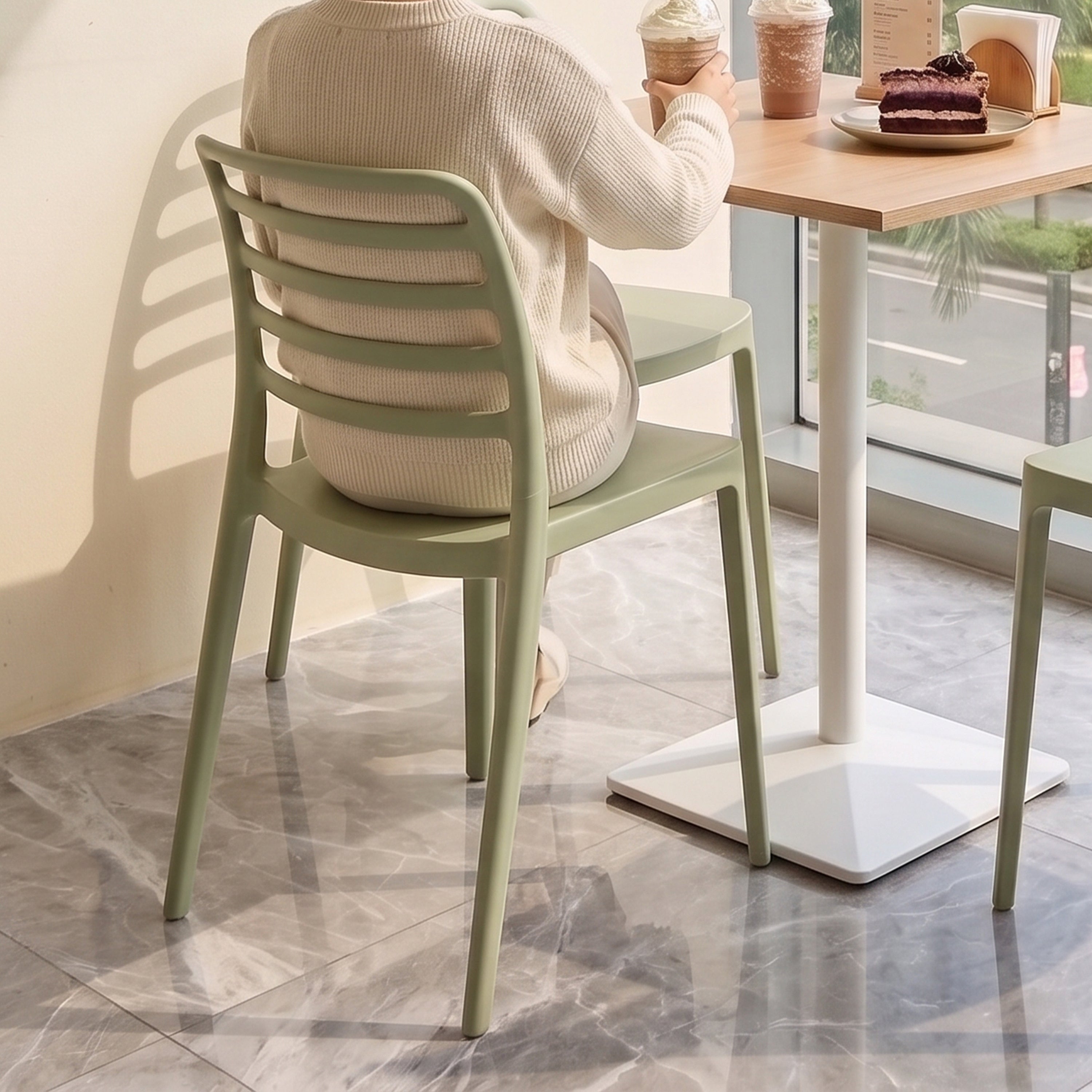 Kova Plastic Dining Chair