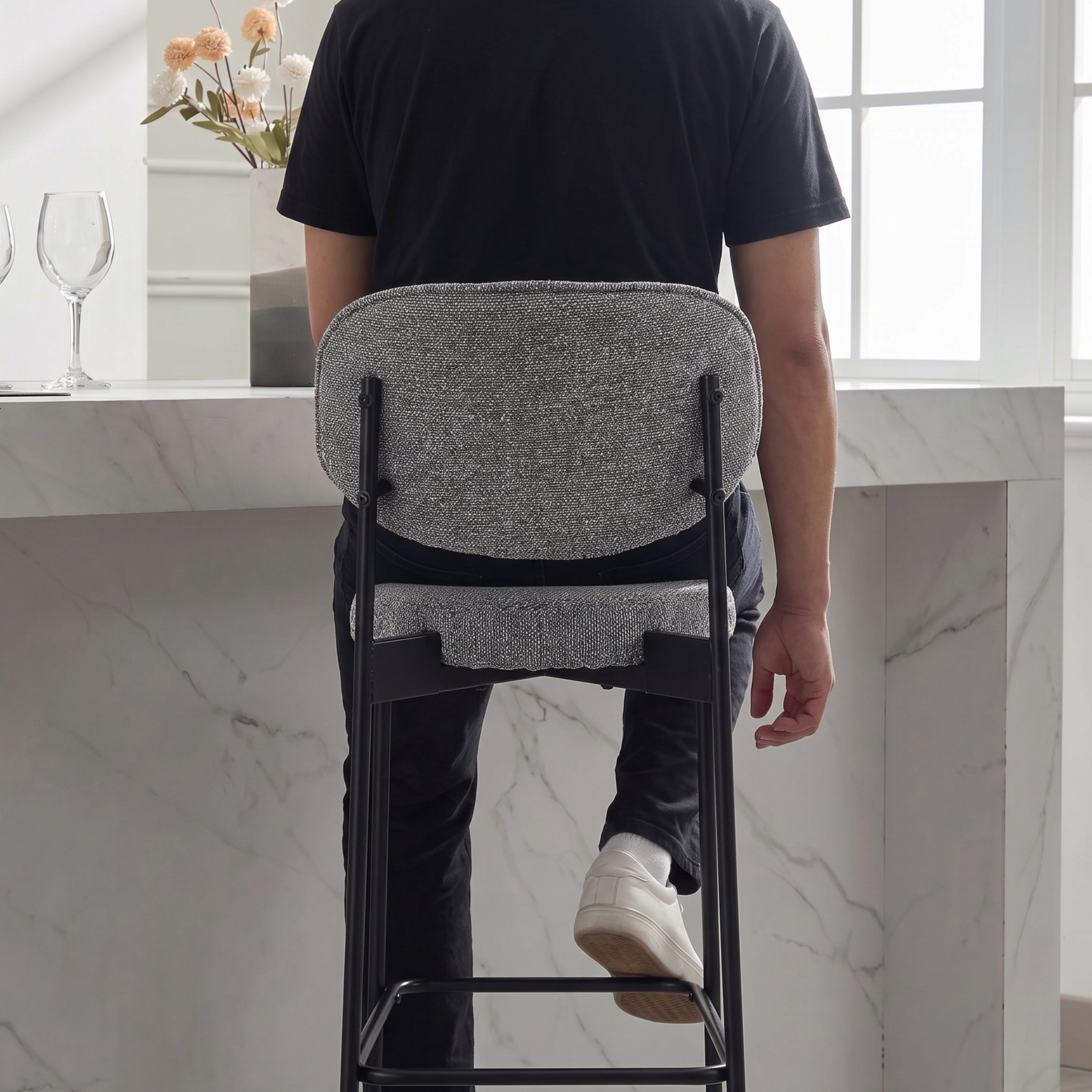 Lyner Bar Chair