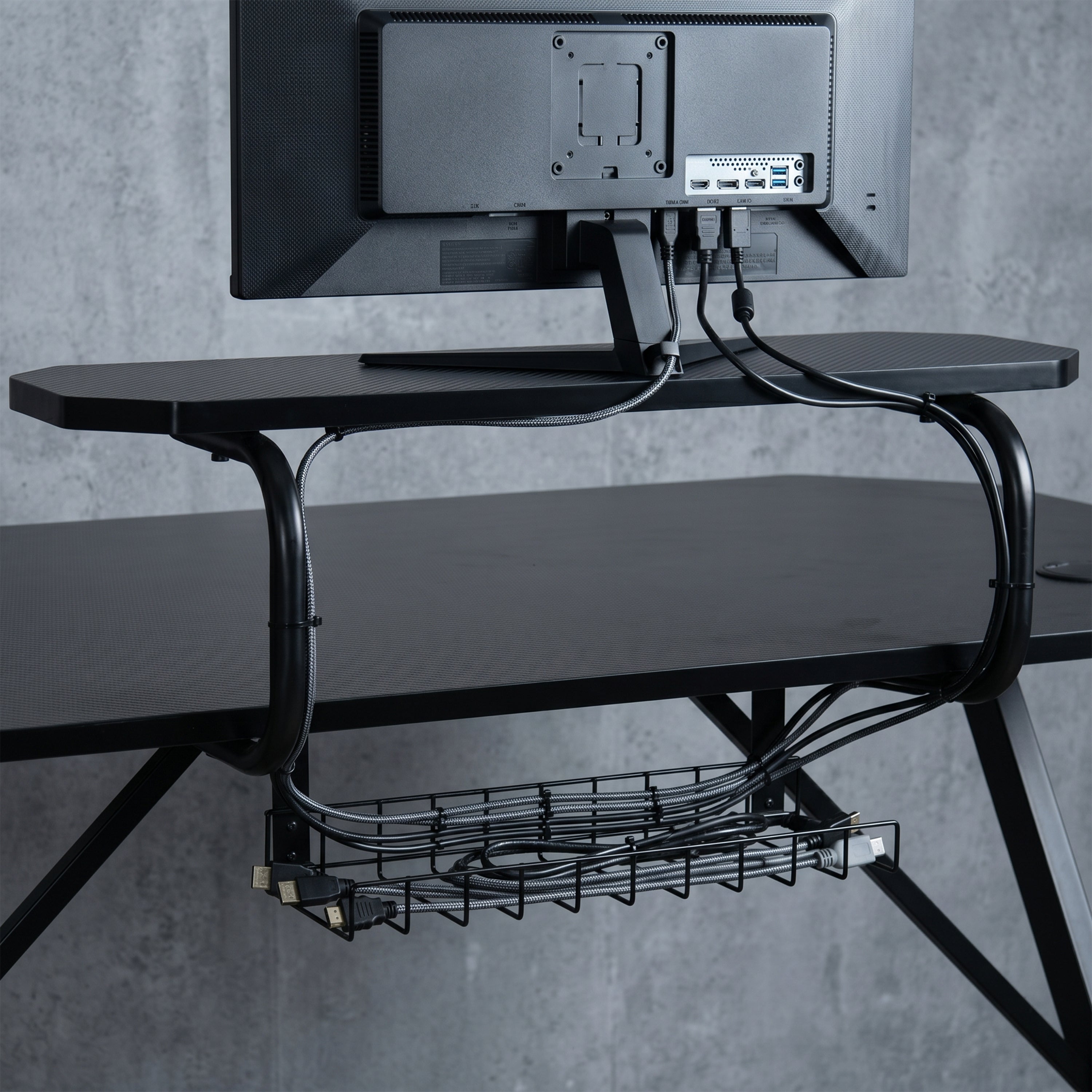 Saniah Gaming Desk