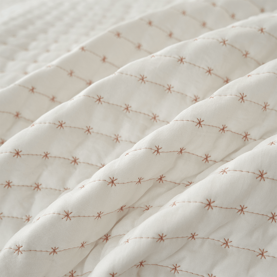 Ivy Bedspread - Pink