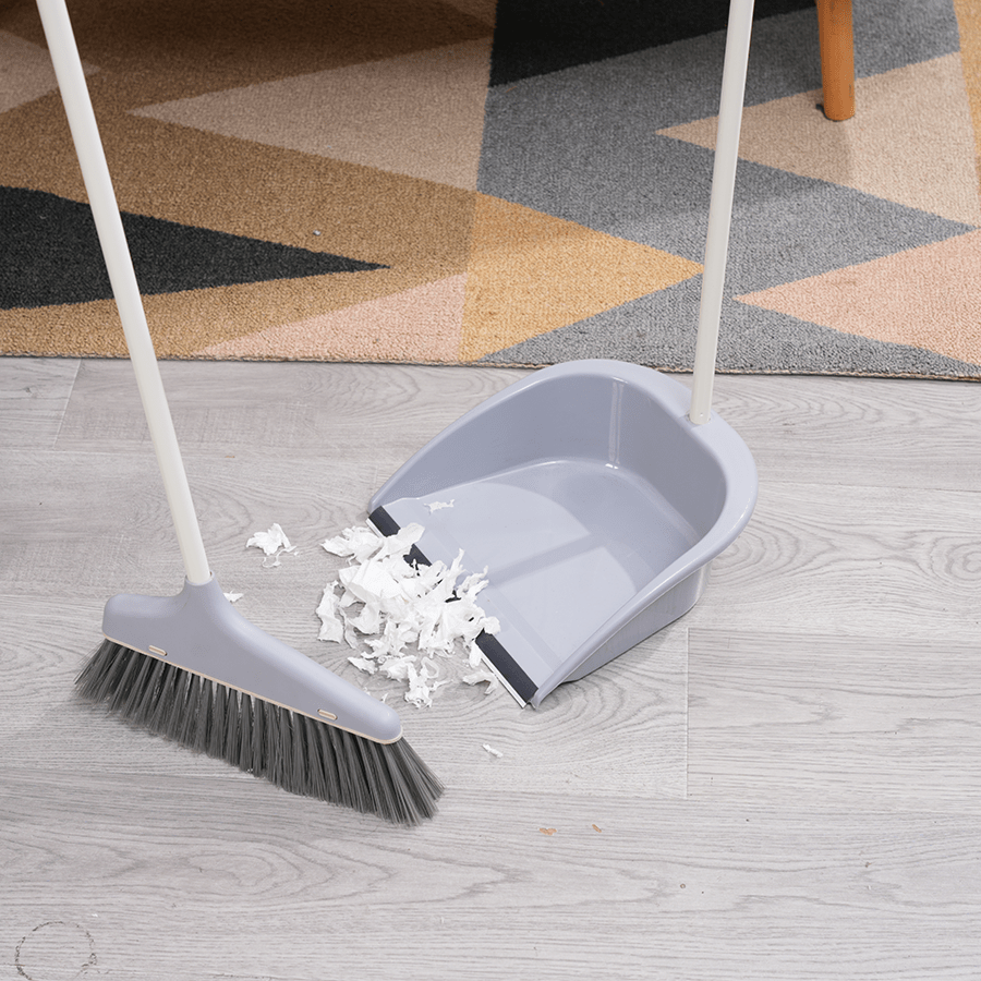 MORE VALE OPTIONS Vale Dustpan with Long Broom Vale Dustpan with Long Broom Mandaue Foam